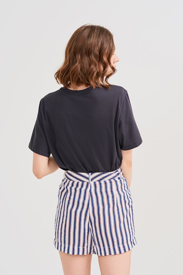 Quần short vải sọc 2 túi basis ss19