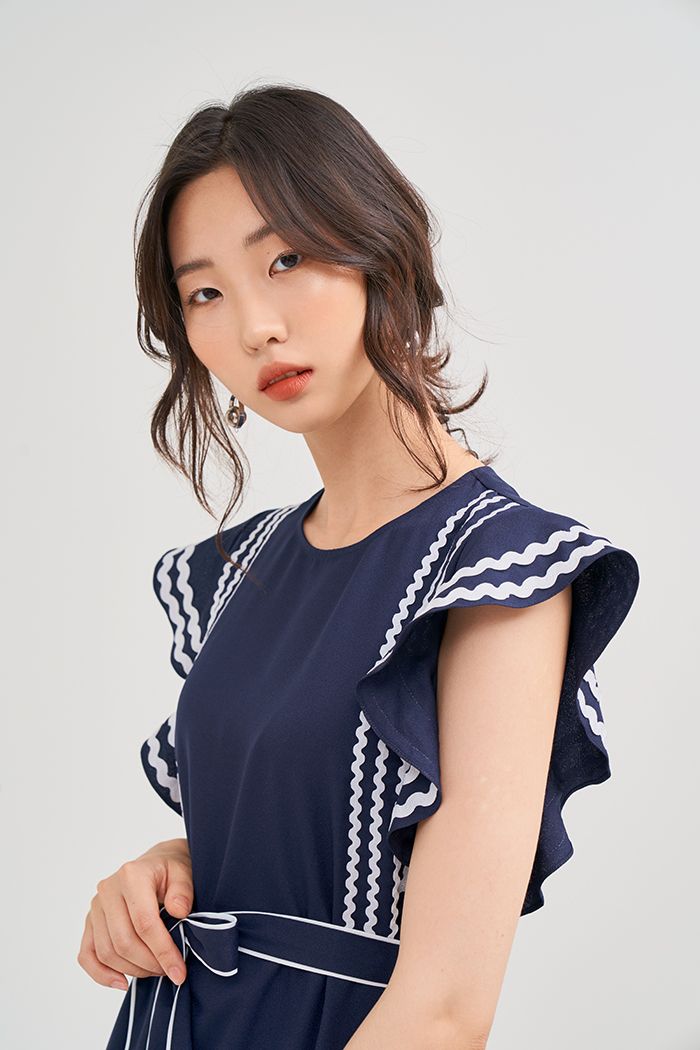 Đầm form rộng bèo tay viền ren cột nơ