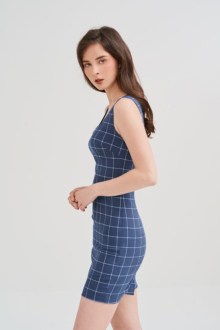 Đầm caro sát nách dây kéo sắt