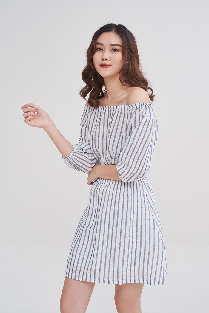 Đầm bẹt vai rút dây sọc dọc nhún eo ss19