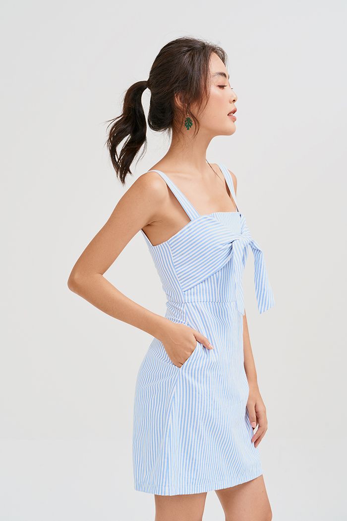 Đầm sọc 2 dây thắt nơ ngực