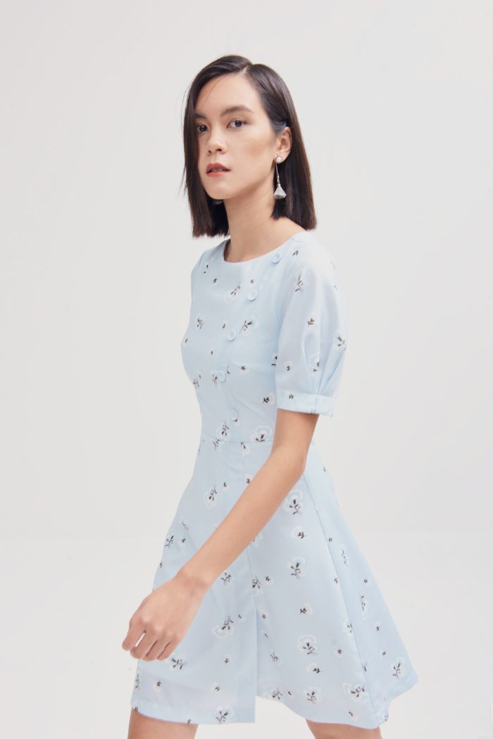 Đầm in hoạ tiết spr19 nhấn nút tay lỡ