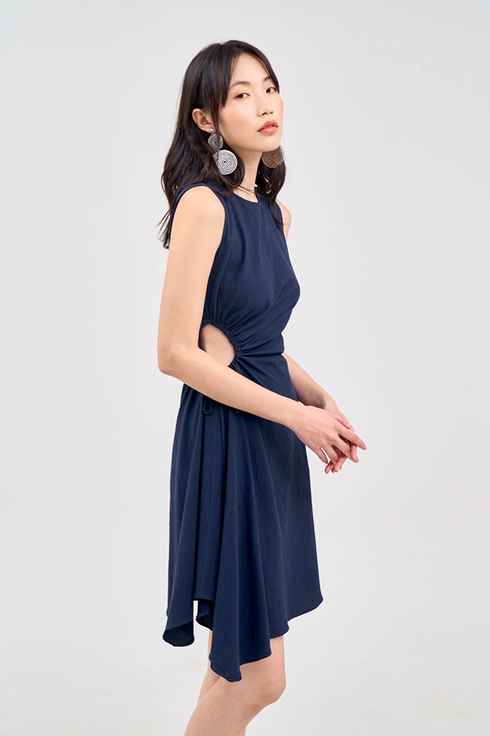 Đầm sát nát cutout rút dây hông