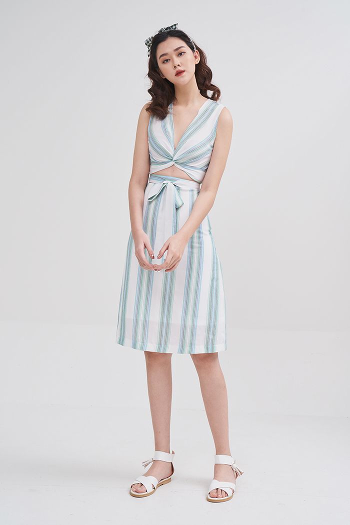 Đầm sát nách sọc cutout bụng