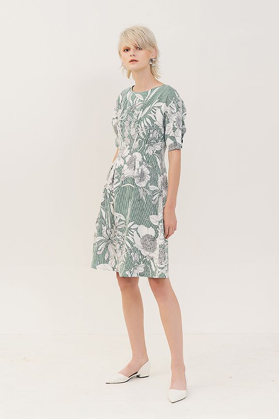 Đầm form suông hoạ tiết fall18 nhấn nút tay