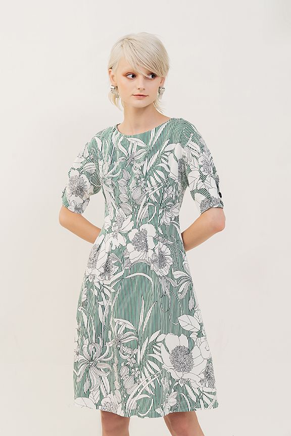 Đầm form suông hoạ tiết fall18 nhấn nút tay