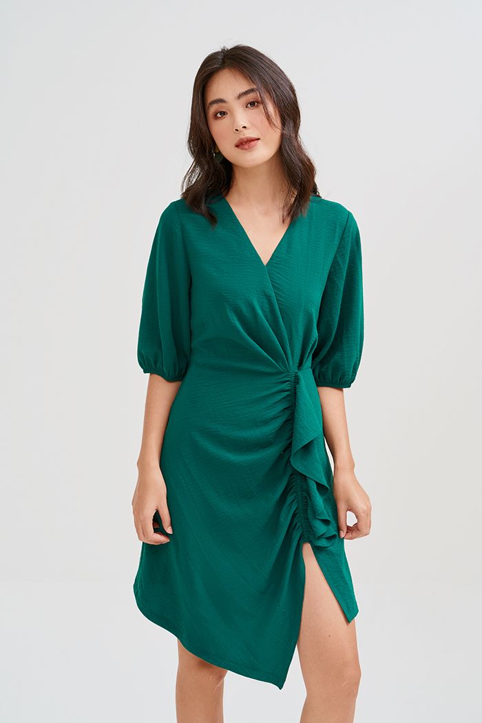 Đầm rút nhún tùng bèo tay lỡ cổ tim