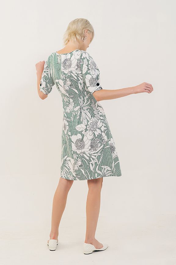 Đầm form suông hoạ tiết fall18 nhấn nút tay