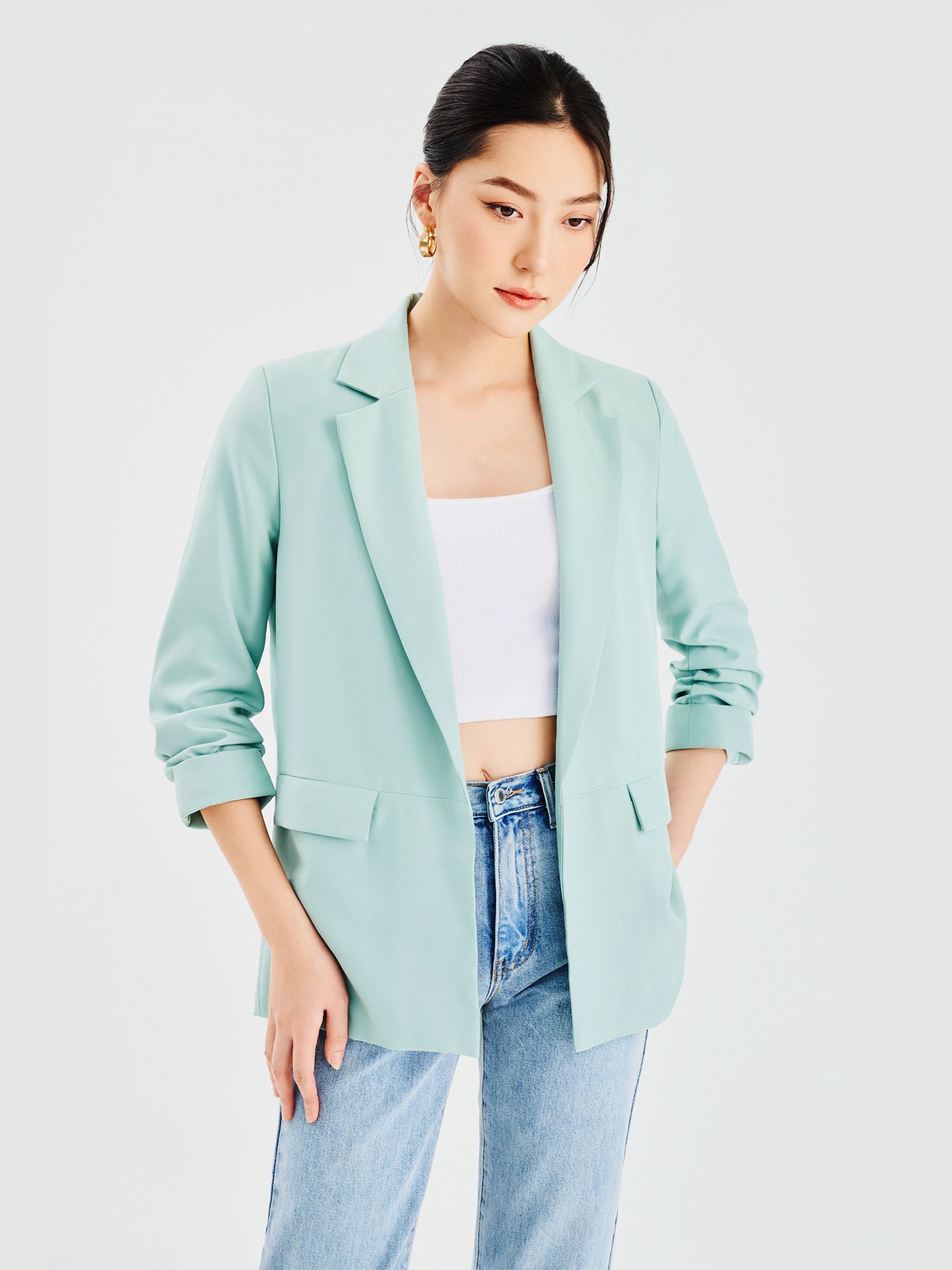  Áo blazer nhún xắn tay cách điệu 