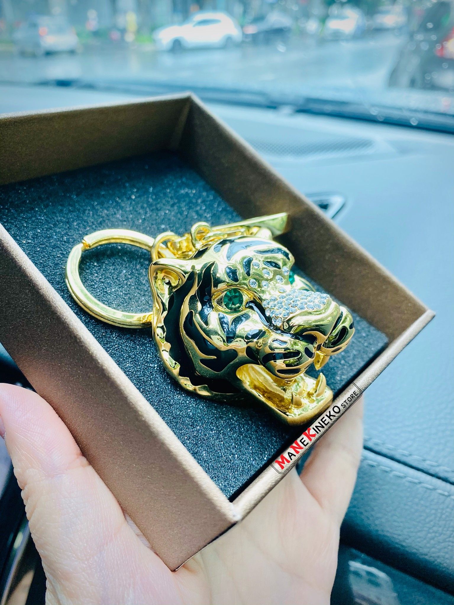móc khoá oto hổ vàng