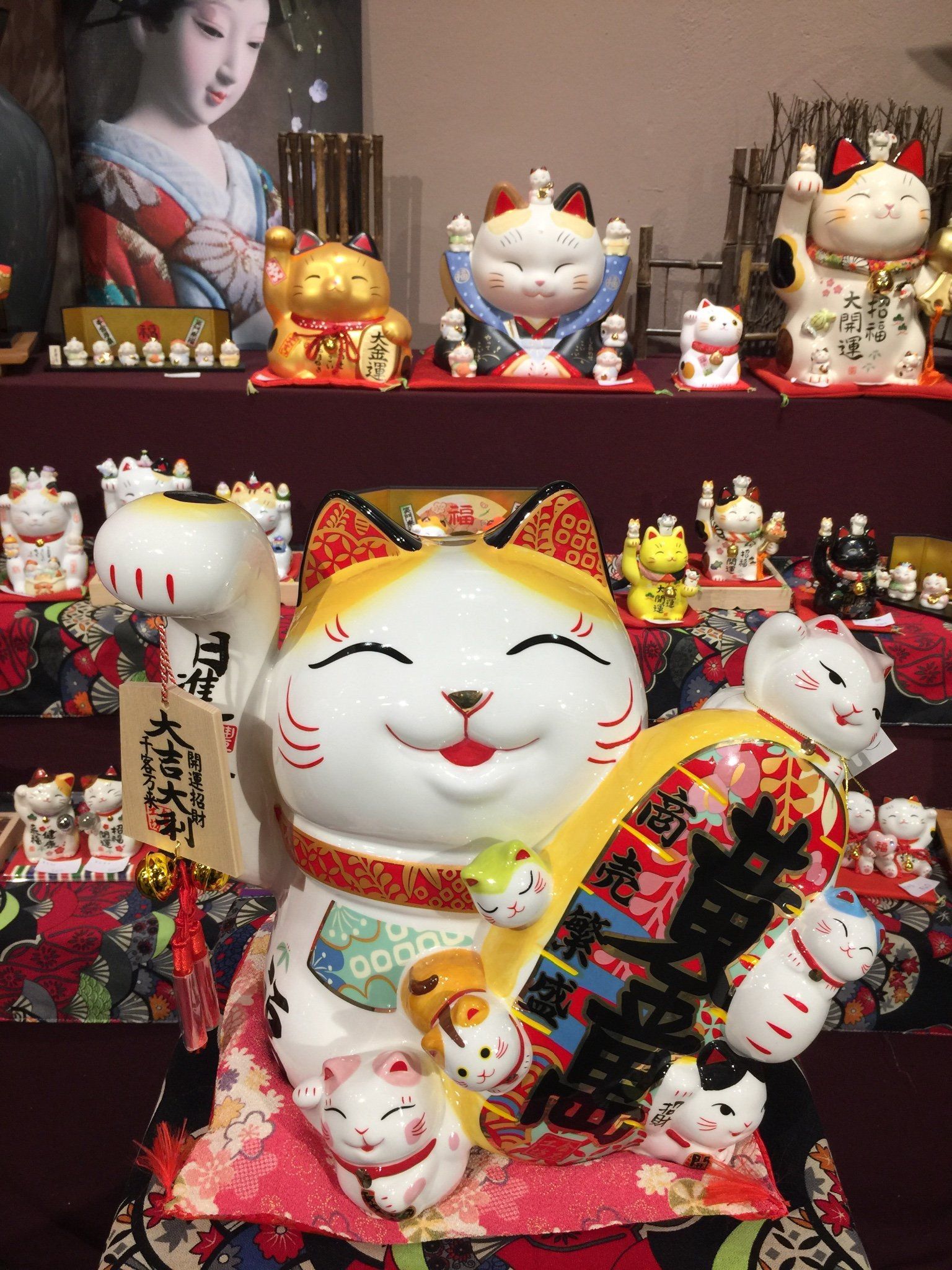 Neko ôm tiền size 36cm