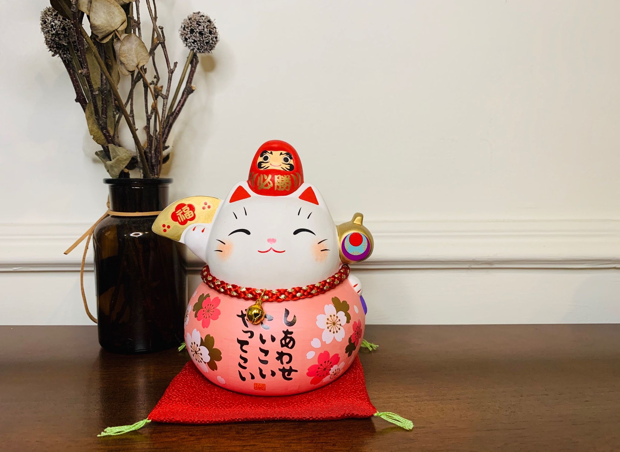Neko Yakushigama daruma anh đào