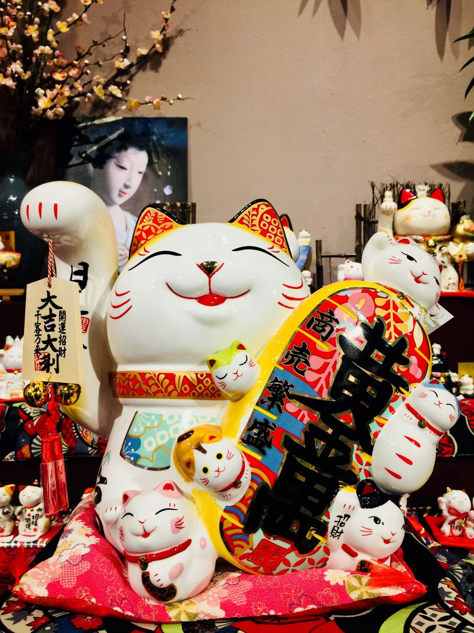 Neko ôm tiền size 36cm