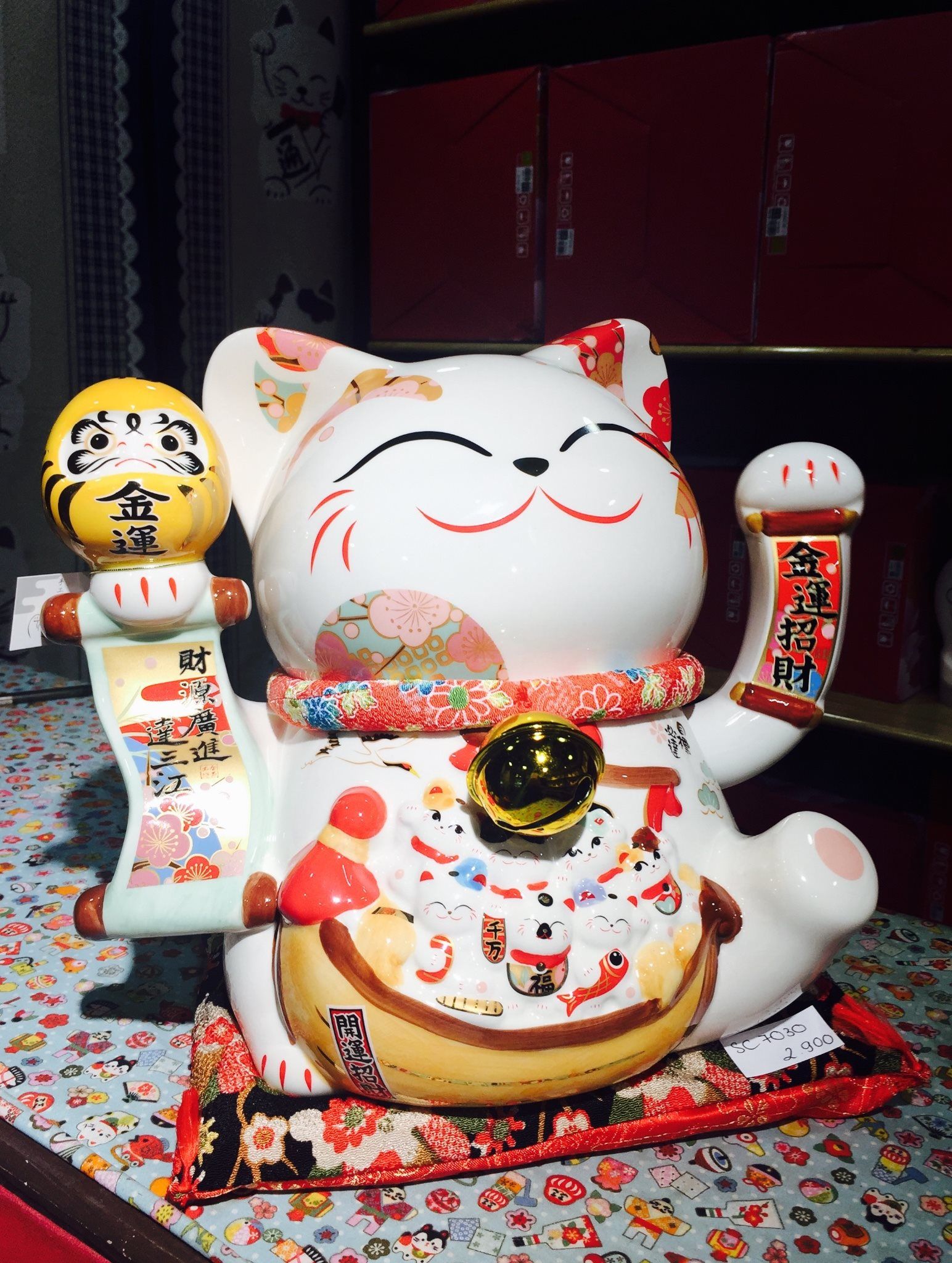 Mèo vẫy tay daruma vàng 28cm
