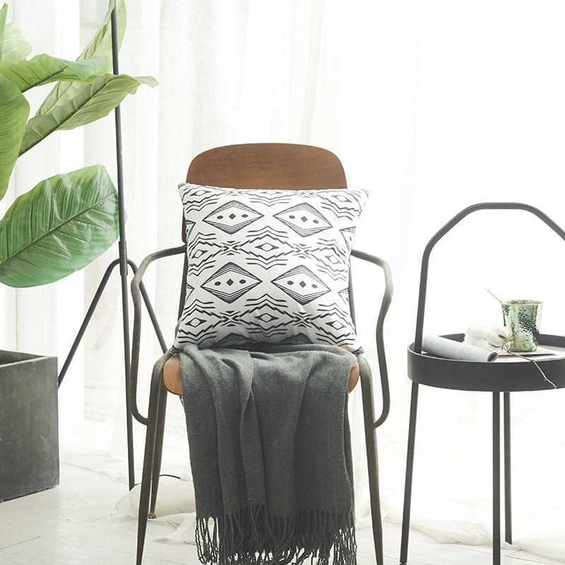 Gối Tựa Lưng Giả Lụa Dệt Sọc Phong Cách Bohemian Trắng Đen
