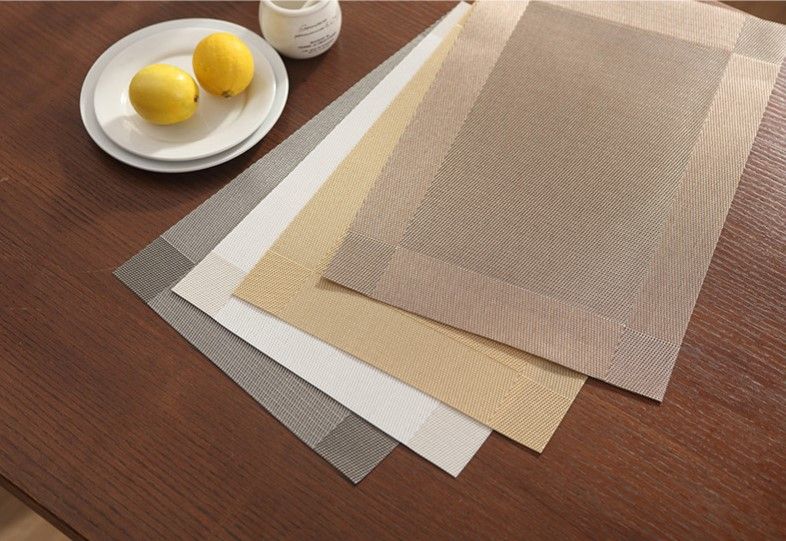 Tấm Lót Bàn Ăn Caro Viền Sọc Phong Cách Châu Âu