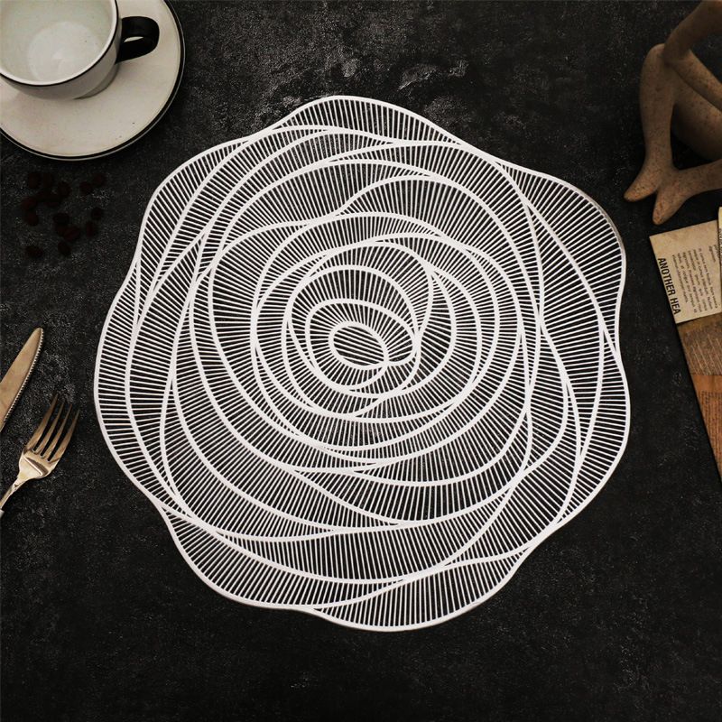 Tấm Lót Bàn Ăn Placemat In Cách Nhiệt Bronzing Sang Trọng