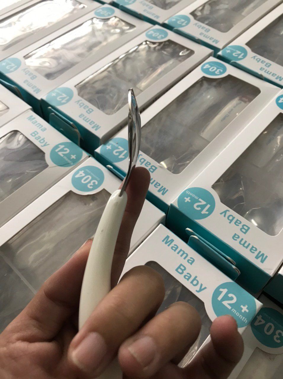 Nĩa Inox Cán Nhựa Sứ Cho Bé Tập Ăn