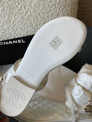 Sandal nữ chanel* sỏ ngón SIÊU CẤP kiềng chân xích vàng có thể tháo rời