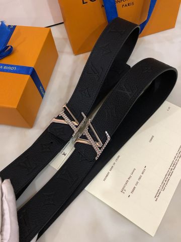 Belt nam LV* dây da bò dập hoạ tiết Monogram mặt bạc trạm vân đẹp sang cao cấp