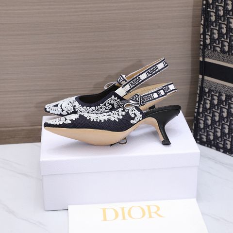 Giày cao gót Dior* thêu hoạ tiết nổi đẹp sang SIÊU CẤP