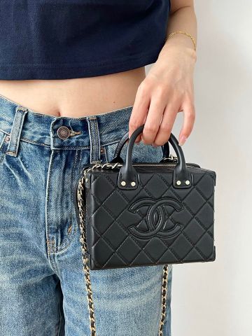 Túi hộp chanel* da bê dập hoạ tiết nổi dáng vuông vắn đẹp sang SIÊU CẤP