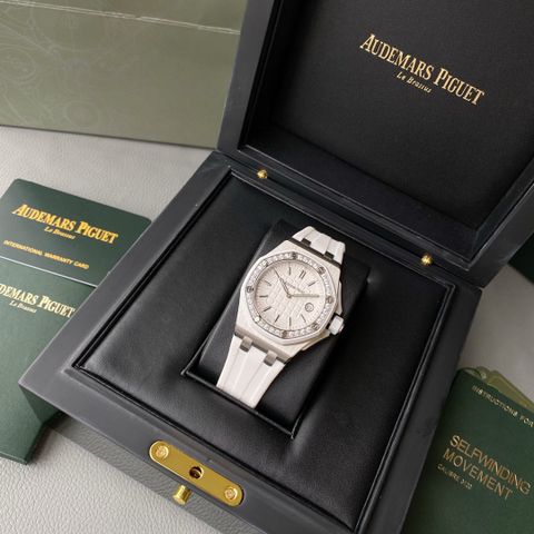 Đồng hồ nữ Audemars* Piguet* dáng thể thao dây cao su mặt nạm kim đẹp có 2 màu SIÊU CẤP