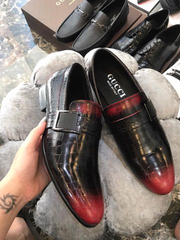 Hàng về giày gucci màu độc đẹp