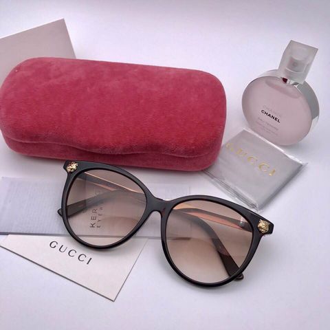 Gucci trong suốt