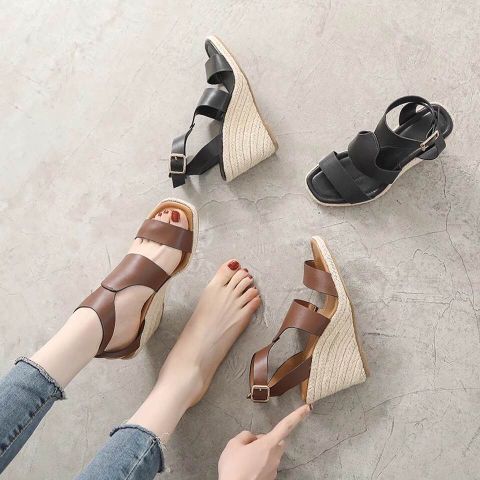 Sandal đế xuồng đẹp cao 9cm lên chân đẹp quá