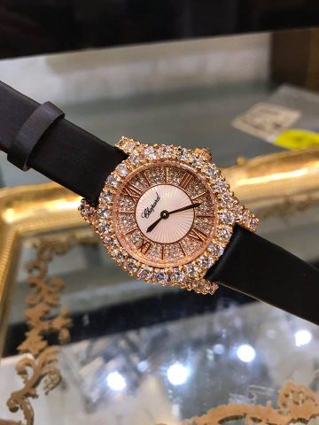 Đồng hồ nữ chopard nạm kim cương sáng đẹp case 33mm