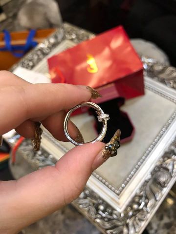 Nhẫn cartier