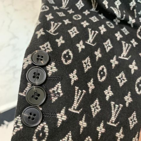 Vest nam LV* hoạ tiết Monogram