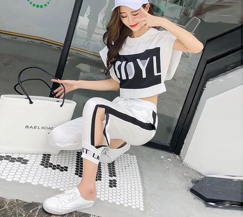 Bộ nữ đẹp độc loại quần đùi và quần jogger xẻ độc đáo