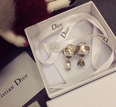 Khuyên dior đẹp quá super