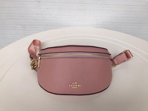 Túi hông coach màu hồng quá xinh size 20x14x12cm