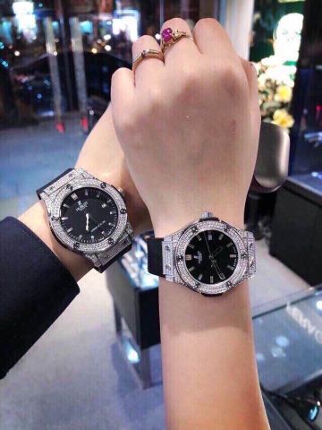 Đồng hồ hublot cho nam nữ