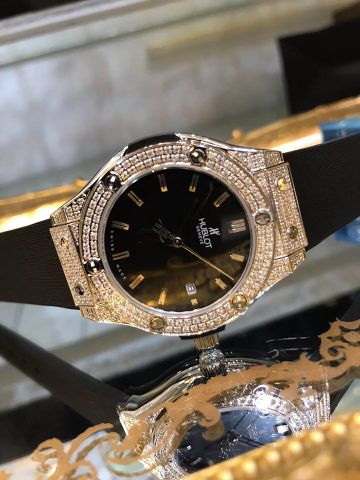 Đồng hồ nữ HUBLOT nạm đá,