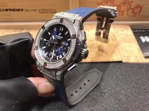 Đồng hồ nam hublot nạm đá dây da đẹp độc