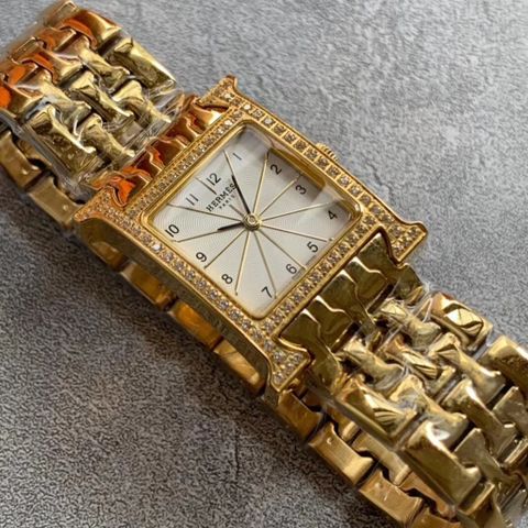Đồng hồ nữ Hermes* dây kim loại mặt 21mm viền kim đẹp sang siêu cấp
