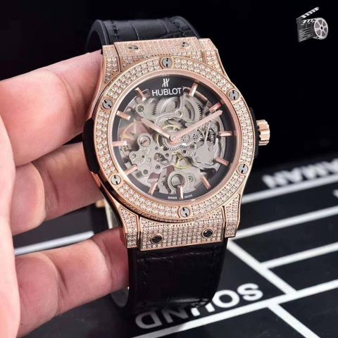 Đồng hồ nam HUBLOT case 45mm lộ cơ viền đá đẹp