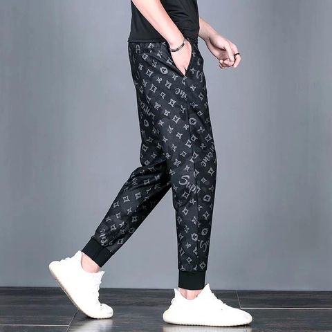 Quần jogger nam hoạ tiết LV đẹp độc