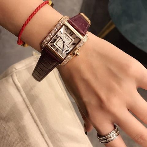 Đồng hồ nữ cartier mặt viền đá đẹp case 29x36mm