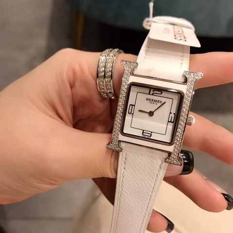 Đồng hồ nữ hermes viền đá hàng đẹp siêu cấp case 26mm