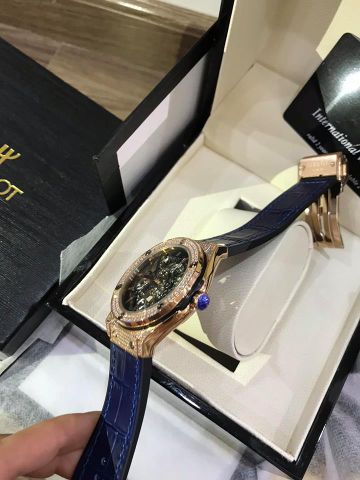 Đồng hồ nam hublot lộ cơ nạm đá