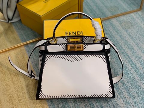 Túi xách nữ FENDY* 32x26cm hoạ tiết đen trắng SIÊU CẤP mới