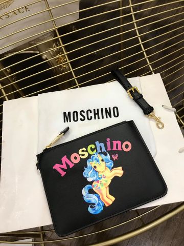 Clutch nữ moschino Size nhỏ