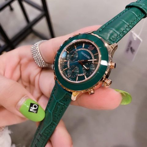 Đồng hồ nữ swarovsky case 38mm bản xanh lá quá đẹp