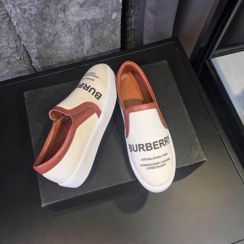 Giày slip on nữ BURBERRY chất vải đẹp