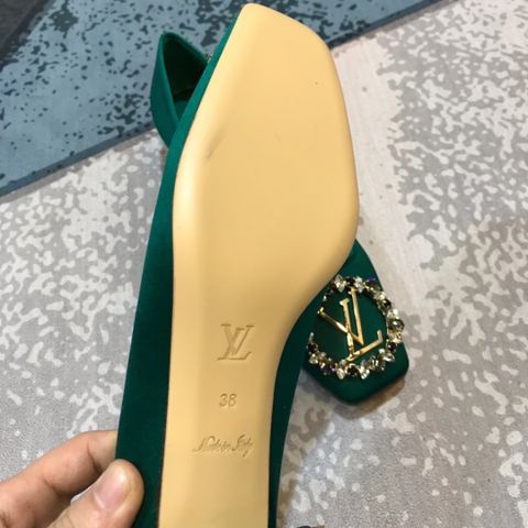 Giày LV nữ gót thấp 2,5cm logo nạm đá đẹp sang cao cấp